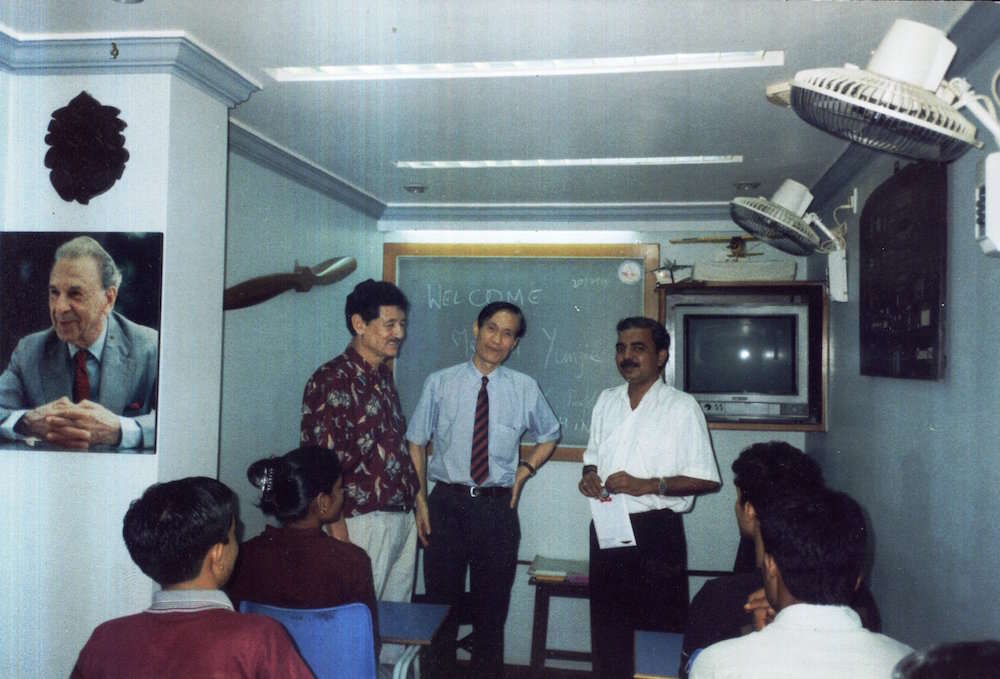 Mr. Yunije - Consulate General of China as guest lecturer of Skyline Aviation Club 20th Feb 1998
